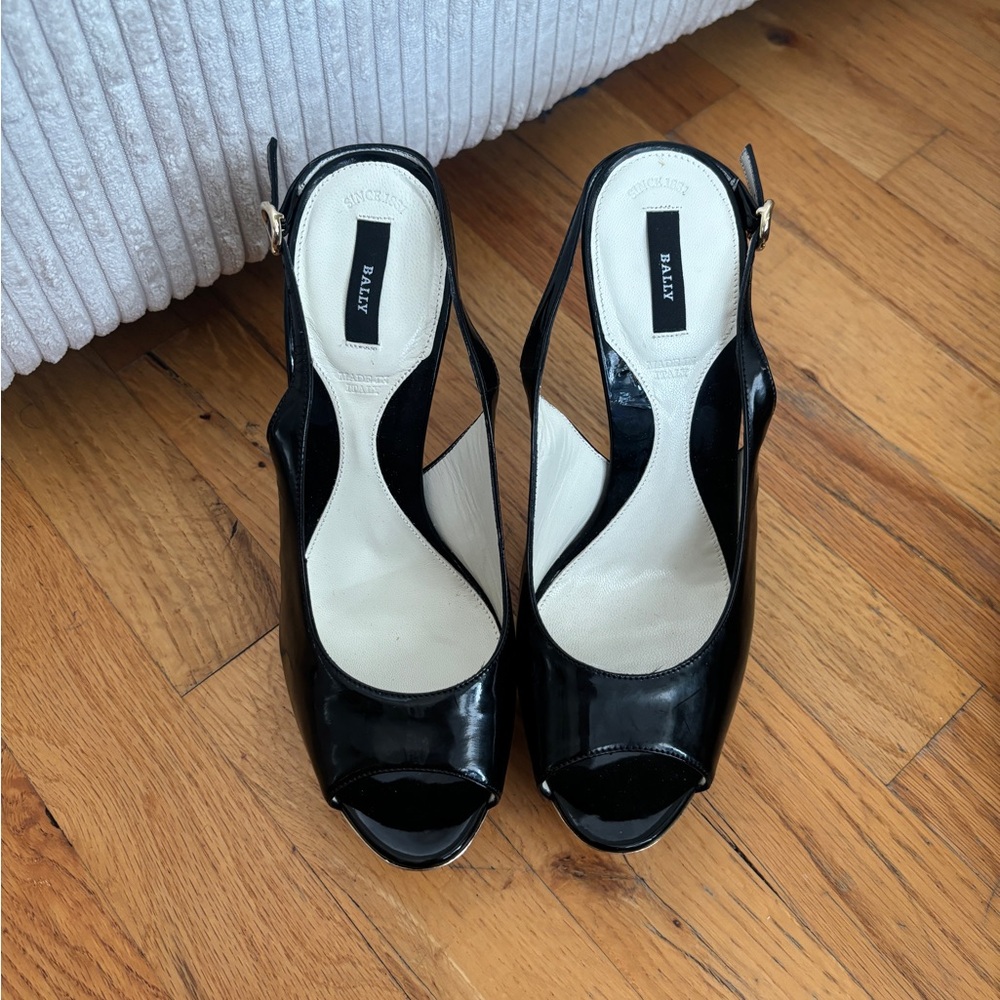 vintage Bally patent leather heels - Picture 3 of 7